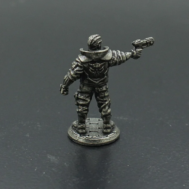Retro Metal Miniature Warrior  - đánh giá và giá Retro Gaming Gif